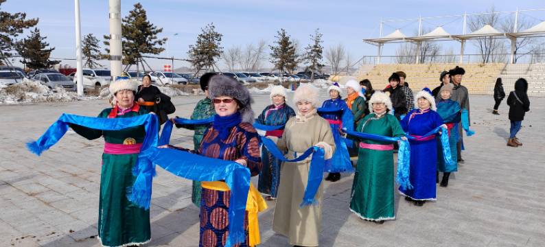 火山草原查干敖包度假营图片