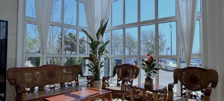 鸿雅酒店(北戴河碧螺塔海上公园店)图片