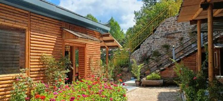 泸沽湖鹊桥山庄图片