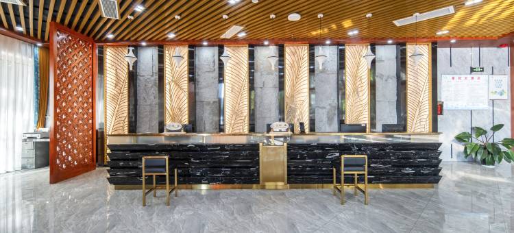 西双版纳景洪市皇冠大酒店(爱琴海商城泼水广场店)图片