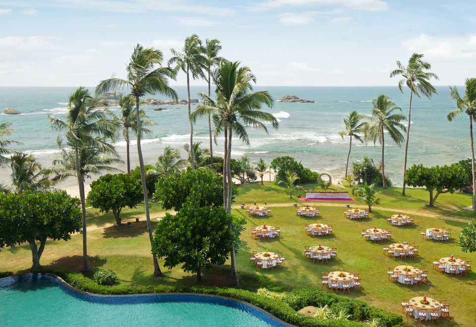 Hikka Tranz by Cinnamon Hotel Overview