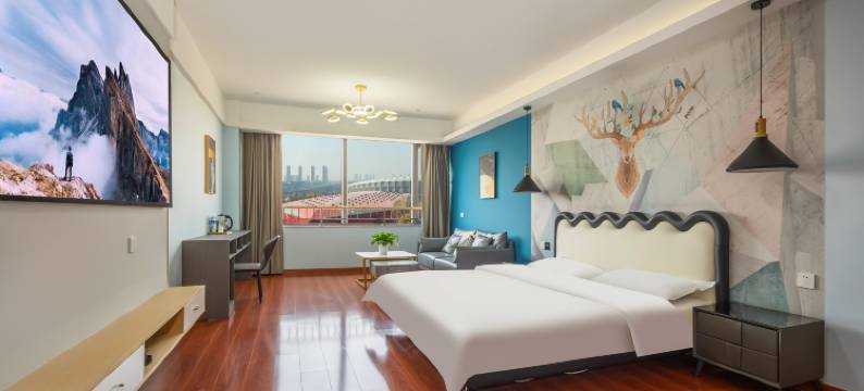 云外天影宿民宿(济宁城投星城广场店)图片