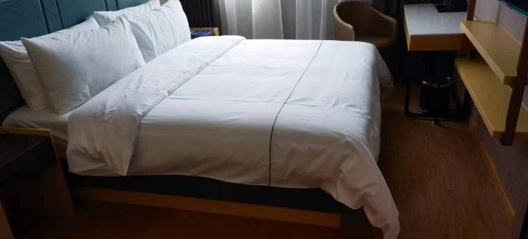 白玉兰酒店(上海浦东机场凌空路地铁站店)图片