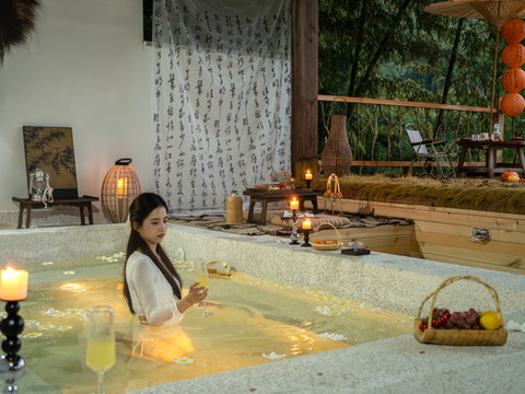 归舍·GUISHE竹海汤屋设计师美宿(安吉江南天池店)