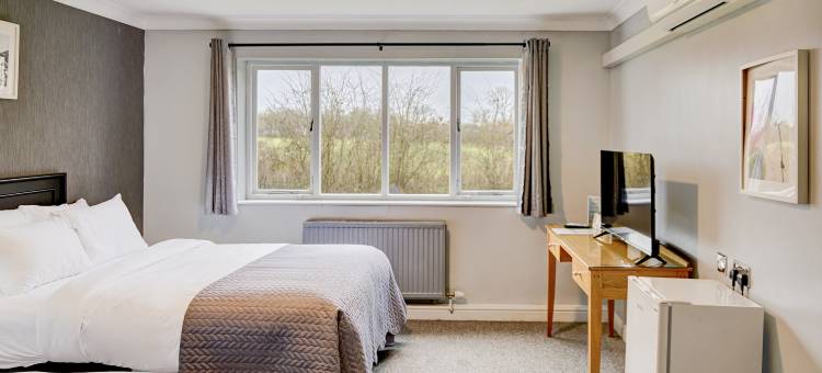 贝尔维拉华威郡公园酒店肯尼尔沃思(Warwickshire Park Hotel Kenilworth by Belvilla)图片