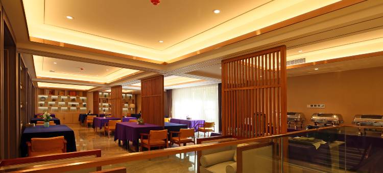昊泰假日酒店(大连港东五街东海地铁站店)图片