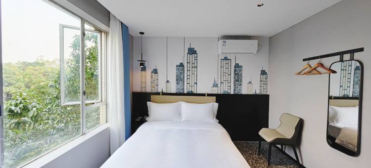 八号季公寓(深圳世界之窗华侨城地铁站店)图片