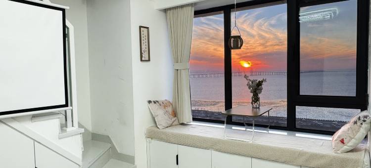云望海景LOFT公寓(青岛火车北站店)图片