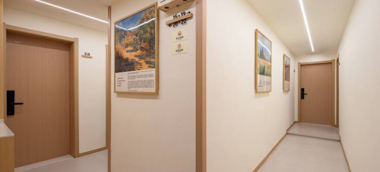 夏蝉鸣酒店(阜阳师范大学商厦中心店)图片