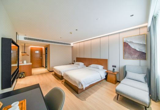 Golden Bridge Garden HotelHotel Overview