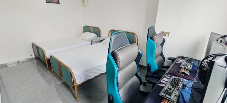 捷豹电竞民宿(湖北工业大学店)图片