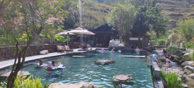 原舍胭脂温泉酒店图片