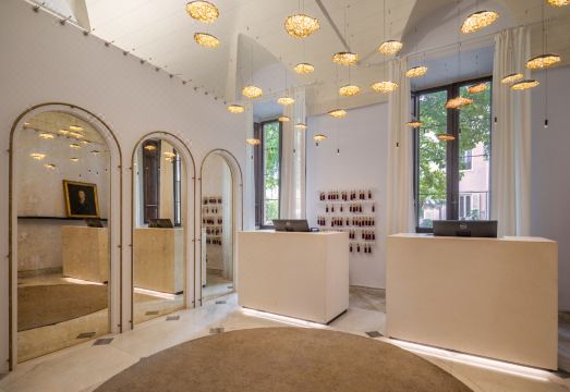 Donna Camilla Savelli - VRetreats Hotel Overview