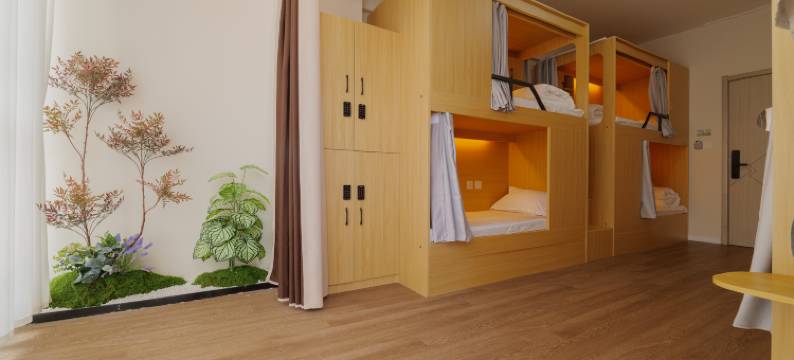 旅友拾光青旅(苏宁广场彭城广场地铁站店)图片