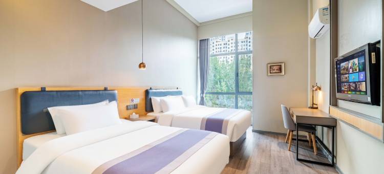 睿柏·云酒店(秦皇岛万达广场店)图片