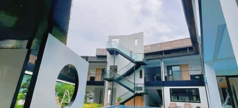 光和风·ROOF乡宿(OMG心跳乐园店)图片