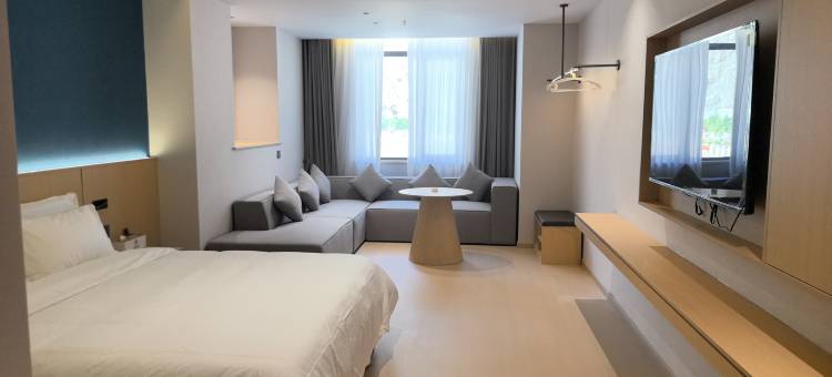 朗县凤鸣大酒店图片