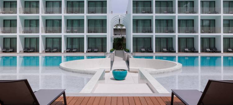 普吉岛芭东海滩酒店(Patong Beach Hotel by See2Sea)图片