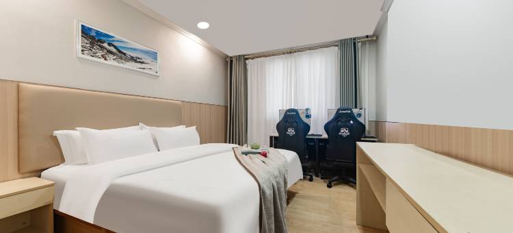 蚂蚁·光年电竞酒店(佛山鹏瑞利季华广场店)图片