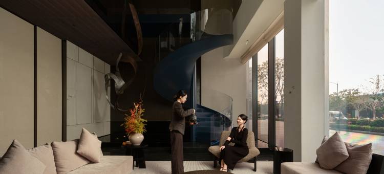 武汉武昌长江中心江景亚朵酒店图片