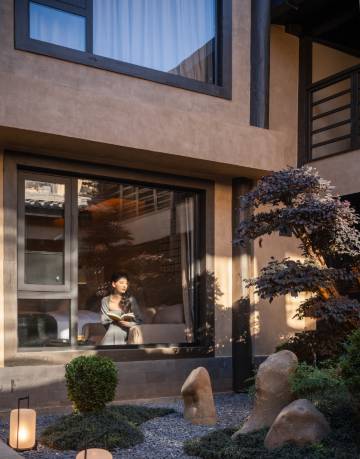 QINGLUAN晴峦·暮雪千川｜阅城鑫奢雪山观景民宿(古城木府店)图片