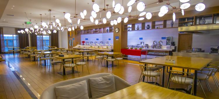 塔城昌南瓷文化汤泉酒店图片