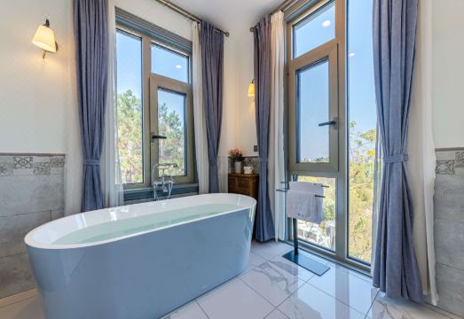 Huangshan Nagu RV Parent-child Italian Light Luxury Holiday Manor (Tunxi Old Street Branch) Hotel Overview