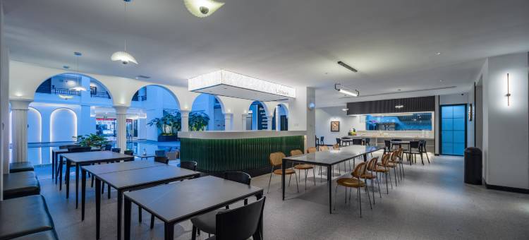 西双版纳景洪澜岸酒店(告庄星光夜市店)图片