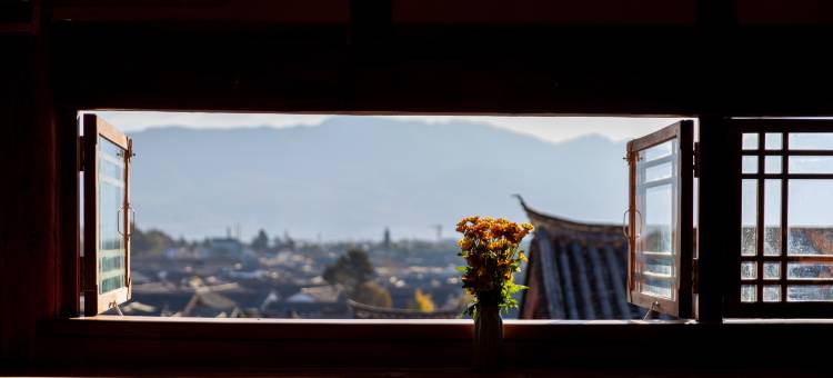 一见一山·侘寂风半山观景度假中古合院谧花园(丽江古城木府店)图片