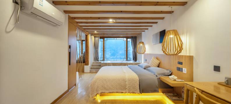 嶺上久住Villa观景民宿(西江千户苗寨店)图片