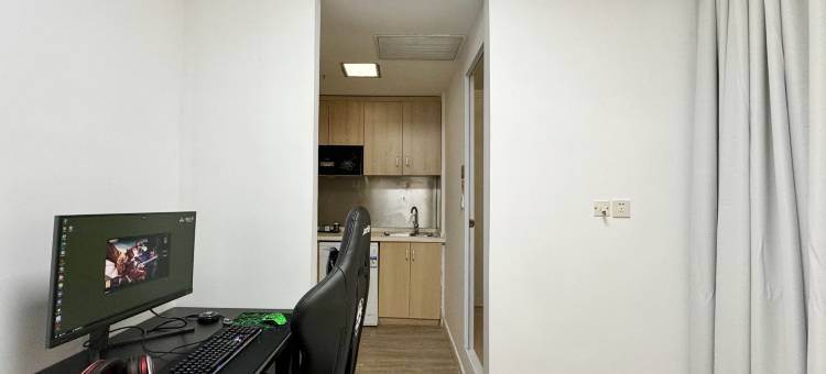 极速光年电竞酒店(江苏路地铁站店)图片