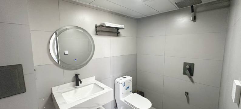 玉龙蓝天酒店(丽江高铁站店)图片