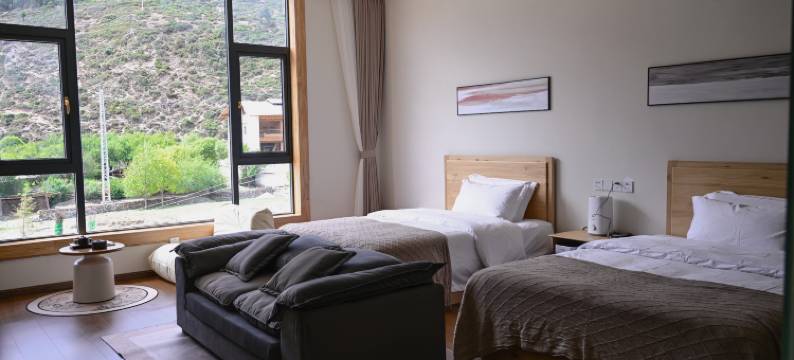 香格里拉山下山野火供氧民宿(普达措国家公园店)图片