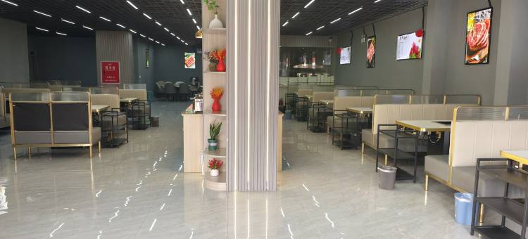 萨嘎强吉福酒店图片