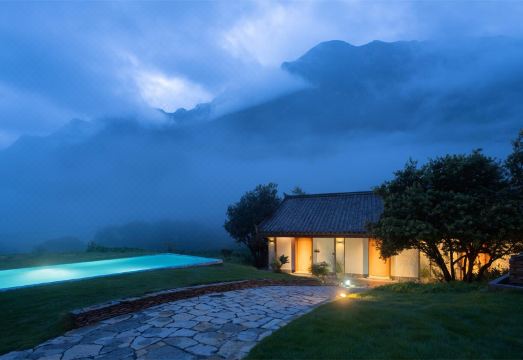 zhenshanheHotel Overview