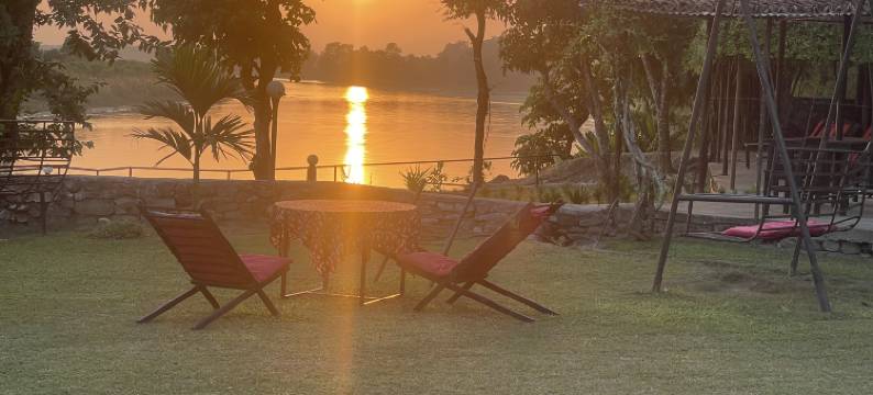奇特旺河滨度假村(Chitwan Riverside Resort)图片