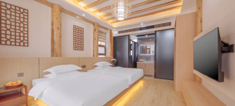 丘山.半舍美宿(腾冲和顺古镇店)图片