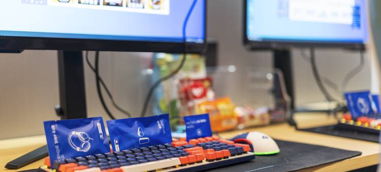 网鱼电竞酒店(昆山花桥花溪公园地铁站店)图片