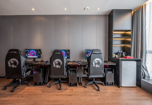 YUNIK Esports Hotel (Lvliang Century Square Branch) Hotel Overview