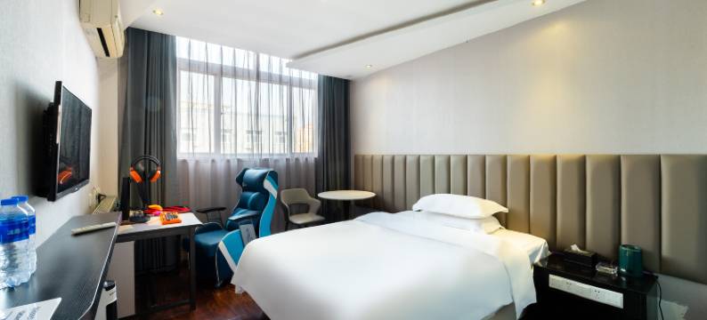 漫品电竞民宿图片