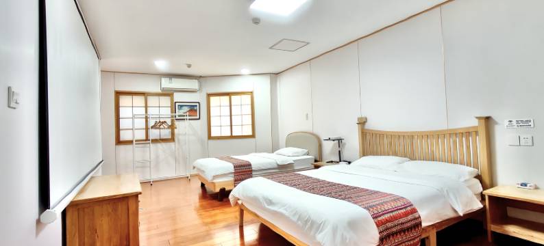 青岛永日香酒店(台东步行街海泊河公园地铁站店)图片