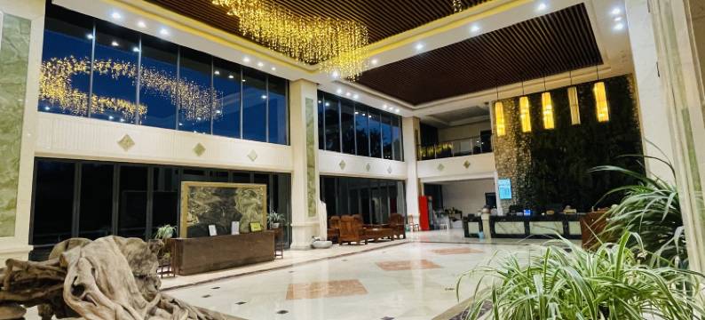 兴安依山伴水大酒店图片