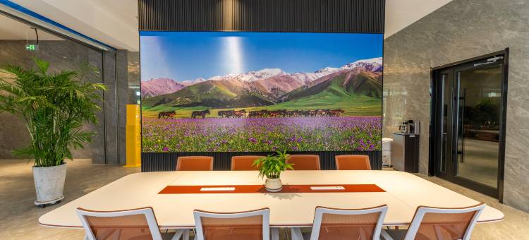 额敏天合金季酒店图片