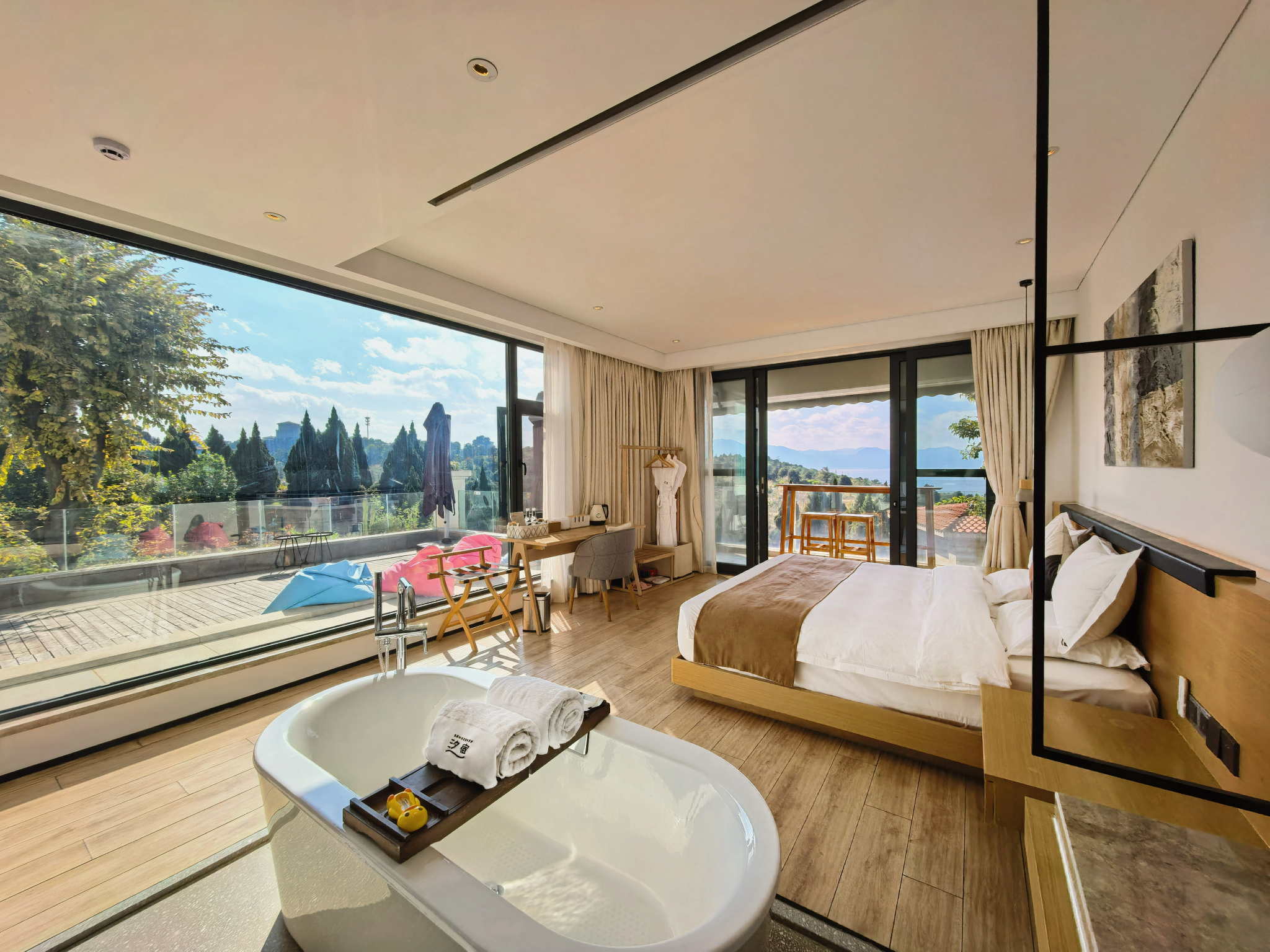 Fuxian Lake Xisu Hotel Over view