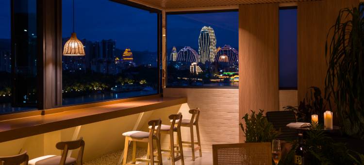 云隐·日出江景酒店(西双版纳景洪澜沧江滨江大道店)图片