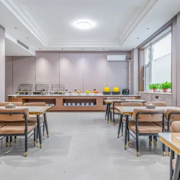 柏润酒店（太原南站武宿机场店）