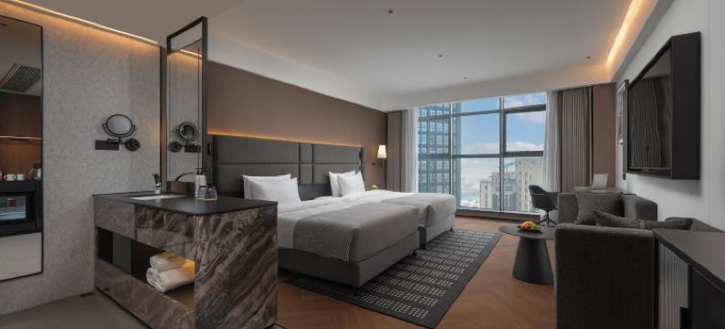 武汉体育中心万达悦华酒店(沌阳大道地铁站店)图片