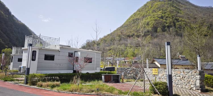 留坝露野房车露营地图片