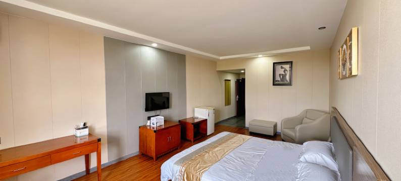 察右后旗祥和大酒店图片