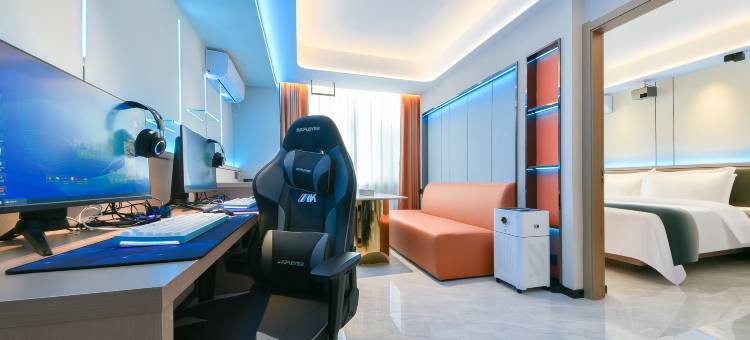 叶与晨电竞电影酒店(石家庄火车站西美花街生活广场店)图片